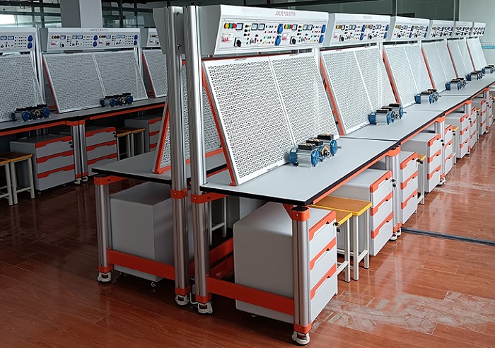 網孔型（xíng）高級電工（gōng）實